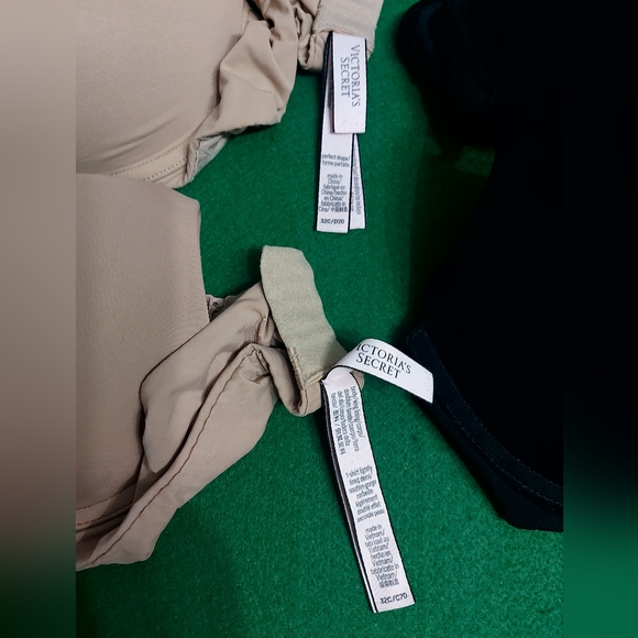 4 Victoria's Secret Bras 32C T Shirt Bras - Picture 3 of 5